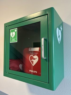 Hjärtstartare i port 65